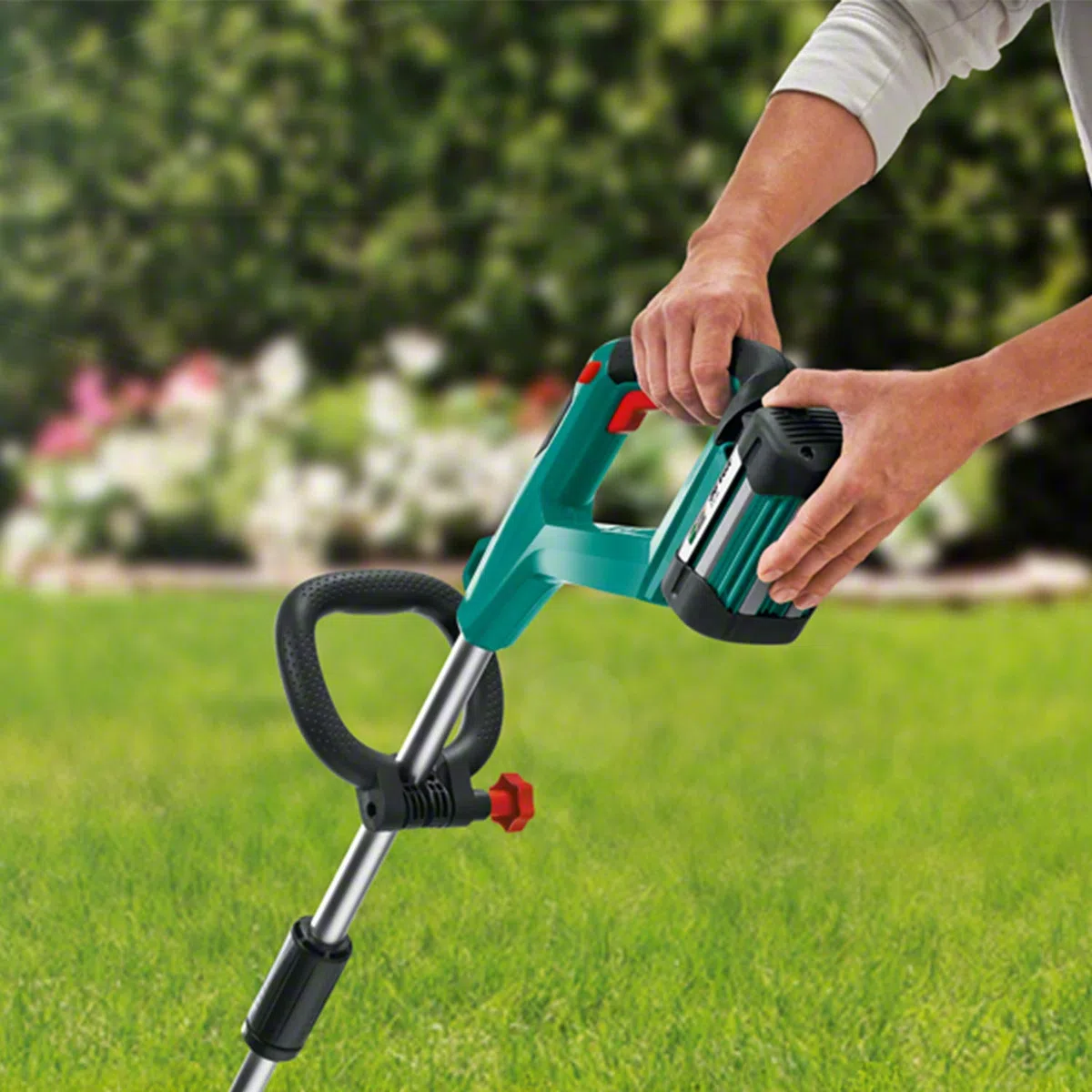 Bosch cortabordes a batería AdvancedGrassCut 36 (1 batería, sistema de 36 V, en caja)