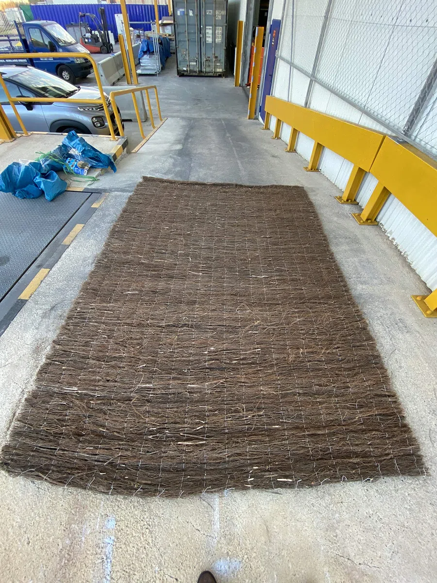 PAL | Rollo Brezo Natural Color marrón Oscuro. Rollo Brezo ecológico 2 m Altura por 3 m Longitud (1- Rollo Brezo)