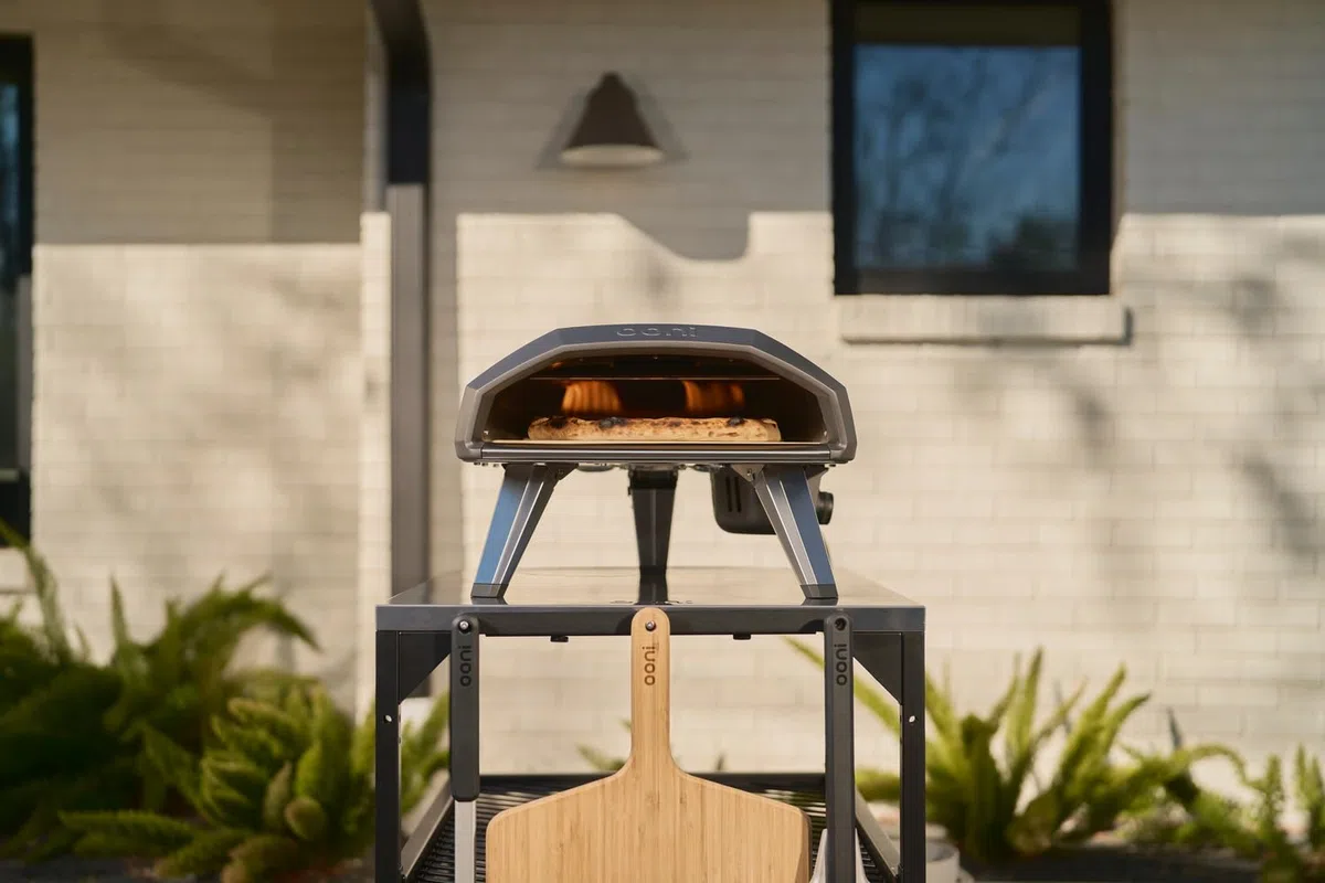 Ooni Koda 2 Horno de Pizza a Gas 14" – Fundición Negra – Horno Para Pizza a Gas Portátil con Tecnología G2 – Compacto y Potente – Pizza Napolitana en 60 Segundos – Ooni Pizza Oven (30 mbar)