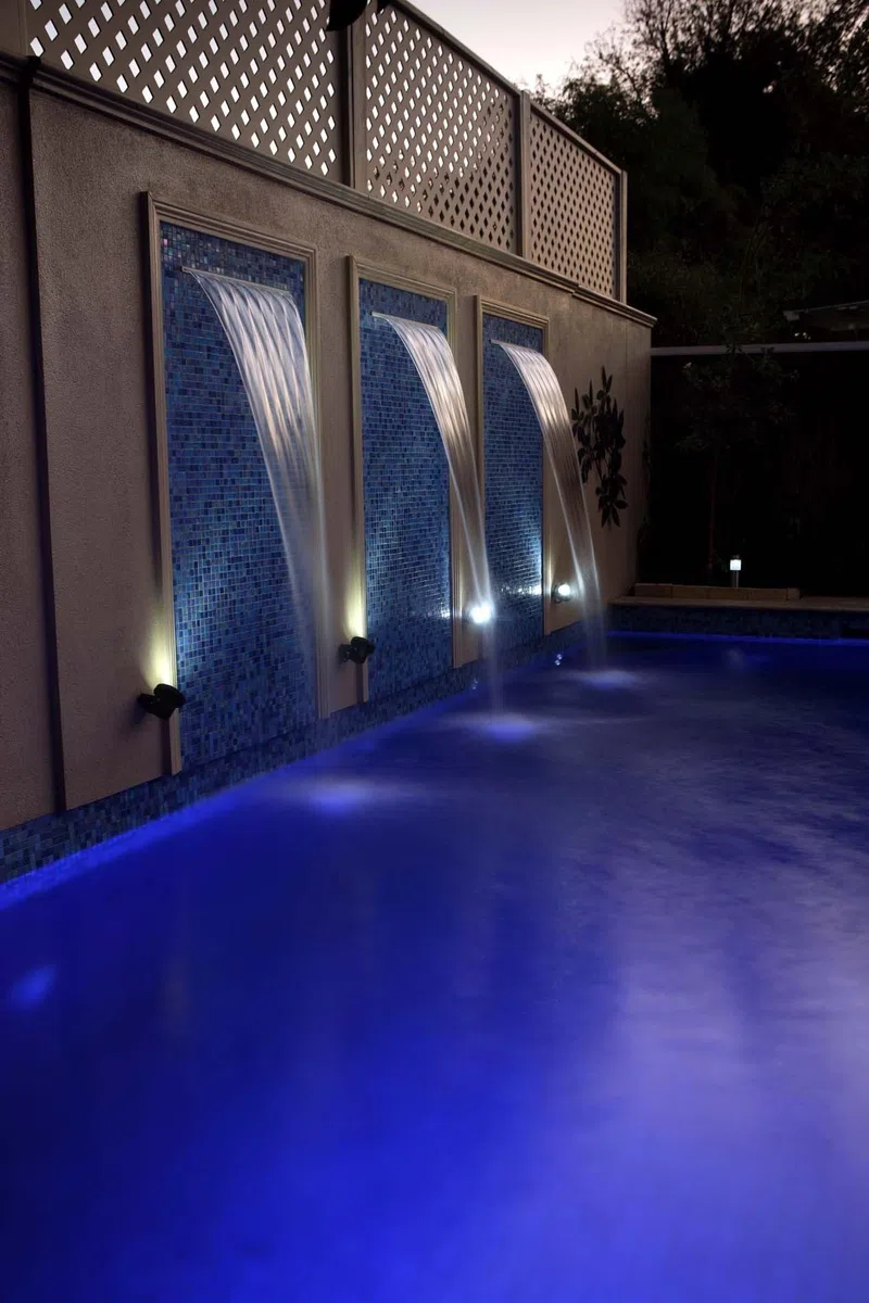 Cascada Acrílica empotrable para Piscina SIN LED, Lamina de Agua de Varios tamaños (60 cm lengüeta 10 cm)