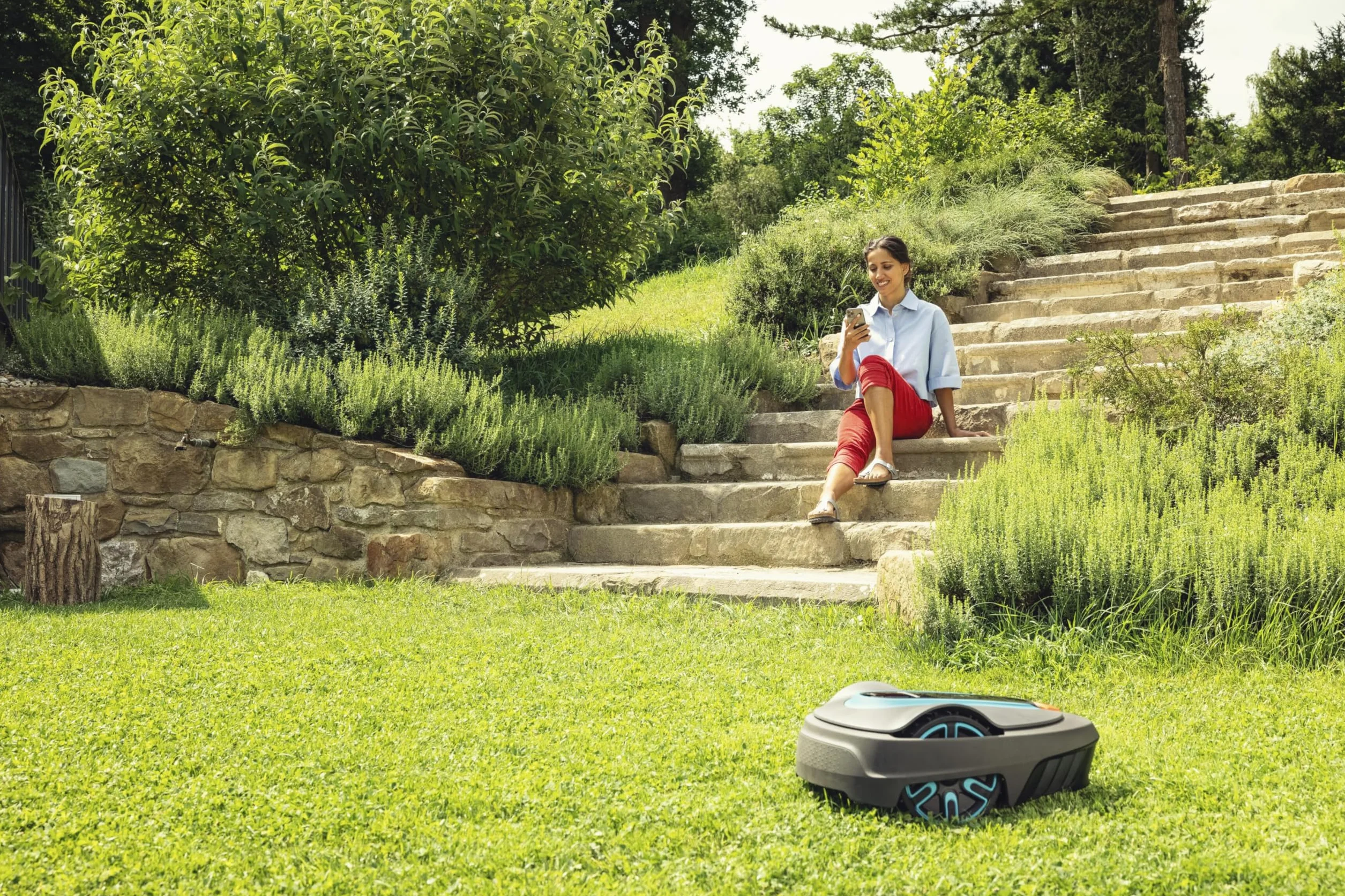Gardena Robot cortacésped Smart SILENO City 400 m²: tecnología Lona AI, Control con aplicación, SensorControl, para Pendientes máx. 35 por ciento, Easy Passage, versión ES (19605-74)