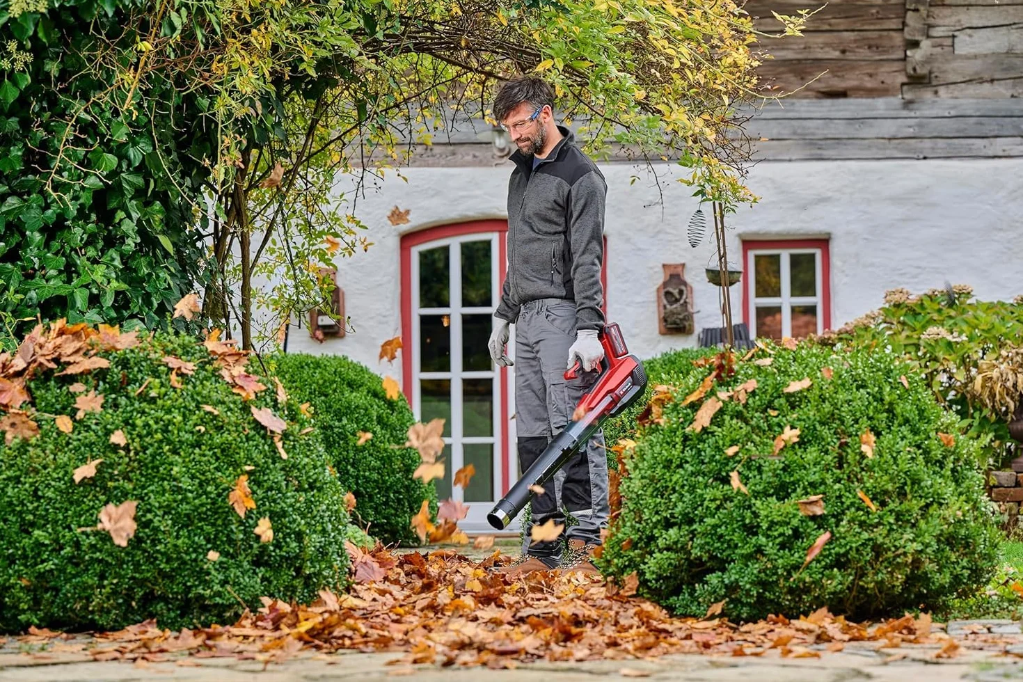 Einhell Soplador de Hojas con batería GP-LB 18/200 Li E-Solo Power X-Change (Iones de Li, 18V, Motor sin escobillas, regulación de Velocidad, tecn. de Ventilador axial, sin batería ni Cargador)