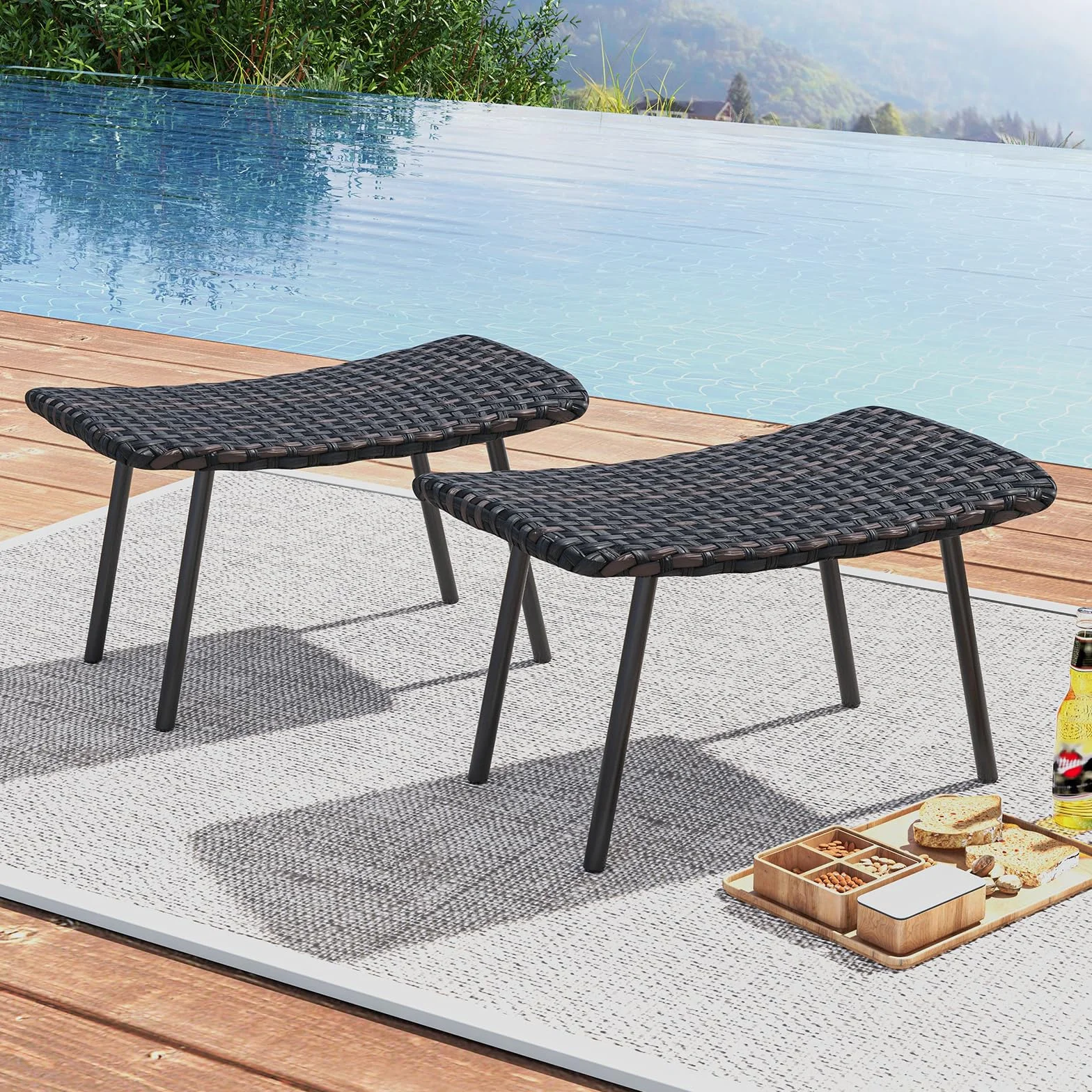 COSTWAY 2 Otomanas Ratán de Patio, Taburetes con Espuma Acolchada, Patas de Metal Resistentes, Reposapiés de Mimbre Exteriores Piscina Patio Trasero, Marrón