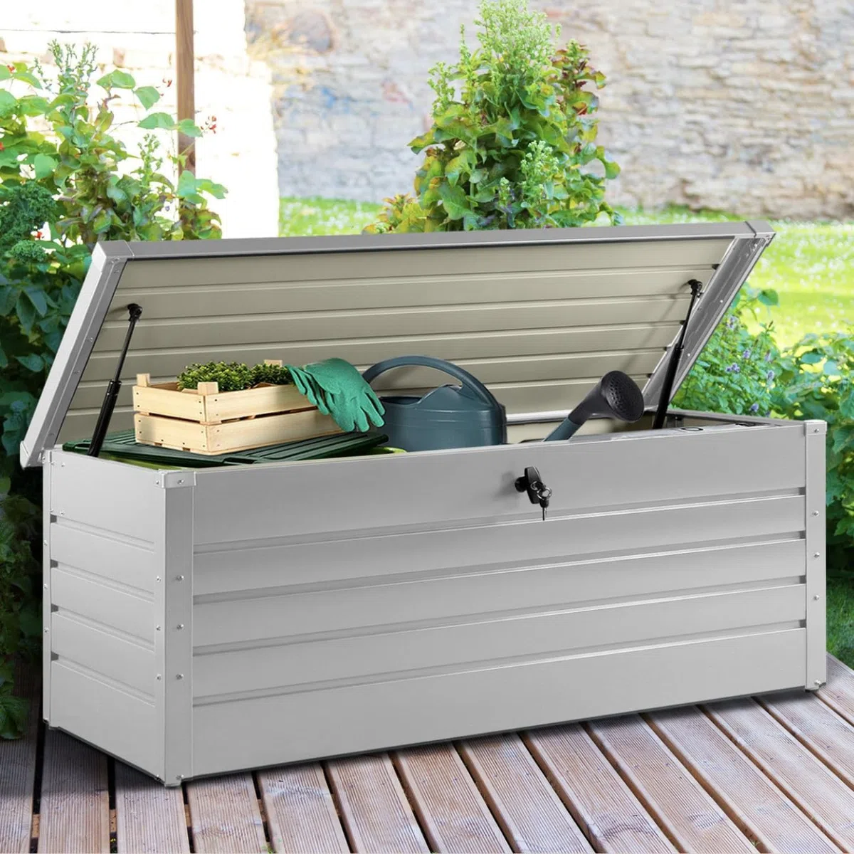 IDMarket - Baúl de almacenamiento de metal con cerradura para jardín, 600 L, 165 x 70 x 63 cm, color gris claro