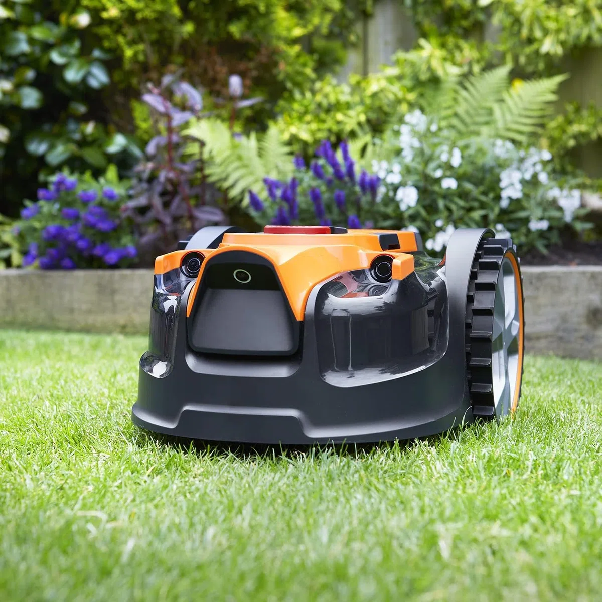 Lawnmaster OcuMow®16 Robots cortacéspedes eléctrico para Jardines de 150 m² Corte 20-60 mm,Pendiente de 35% con batería de Iones de Litio MX 24V 4.0Ah y Cargador rápido