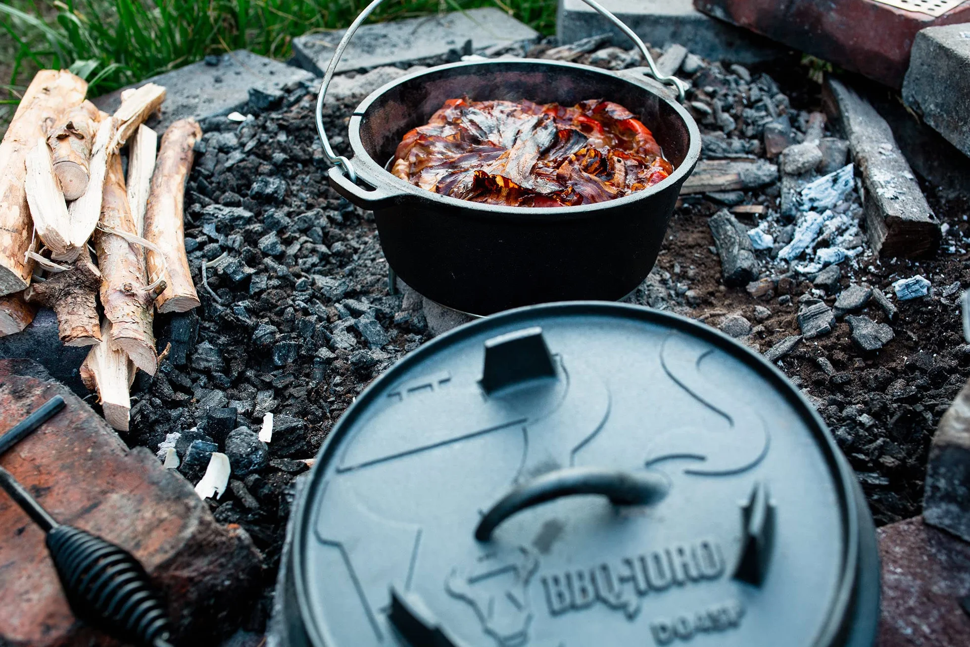 BBQ-Toro Horno Holandés Serie Premium | 4,2 Litros | Dutch Oven sin Patas | Ya Curado - Preseasoned | Olla de Hierro Fundido para Barbacoa | Cacerola de Hierro Fundido