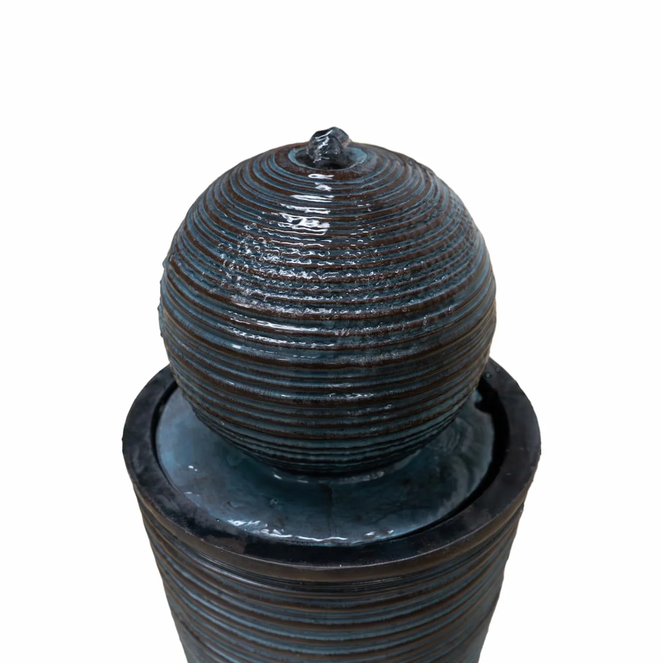 Fuente de Agua con Energía Solar de pie Bola Gris | 27x 27x 58,5 cm | Resina resistente a Intemperie | Estaca p/fijación | Panel Solar y Batería de Respaldo de hasta 6 hs | Cable de alimentación 7m