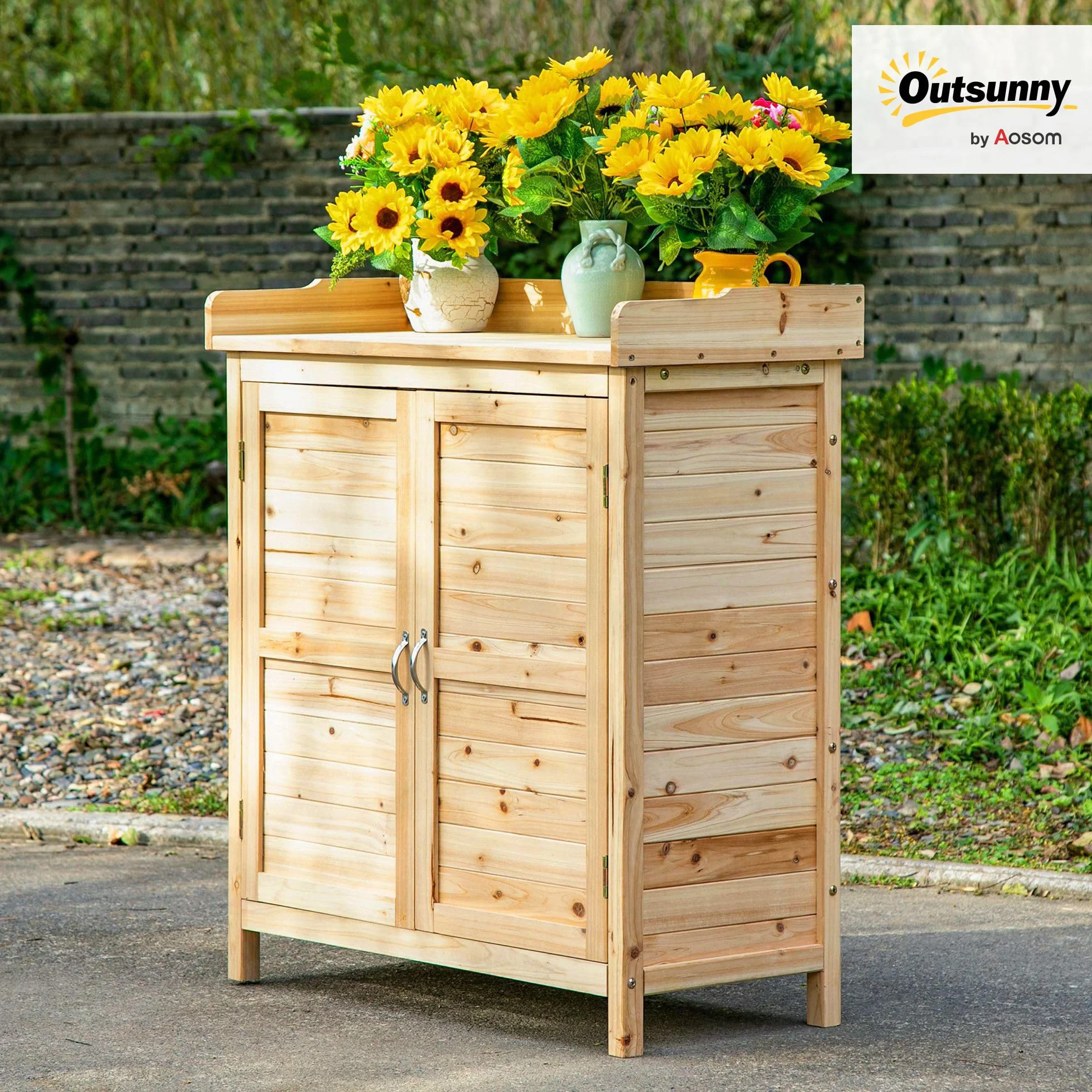 Outsunny Armario de Jardín de Madera Cobertizo Exterior Cobertizo para Almacenaje con 2 Puertas Estante y Patas Elevadas para Terraza Patio 83x40x92 cm Natural