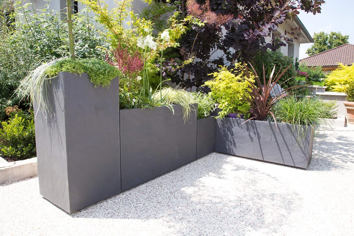 EDA Plastiques Muret VOLCANIA 'Décor Pierre' Gris Galet – 99,5 x 39 x 60 – 116 L