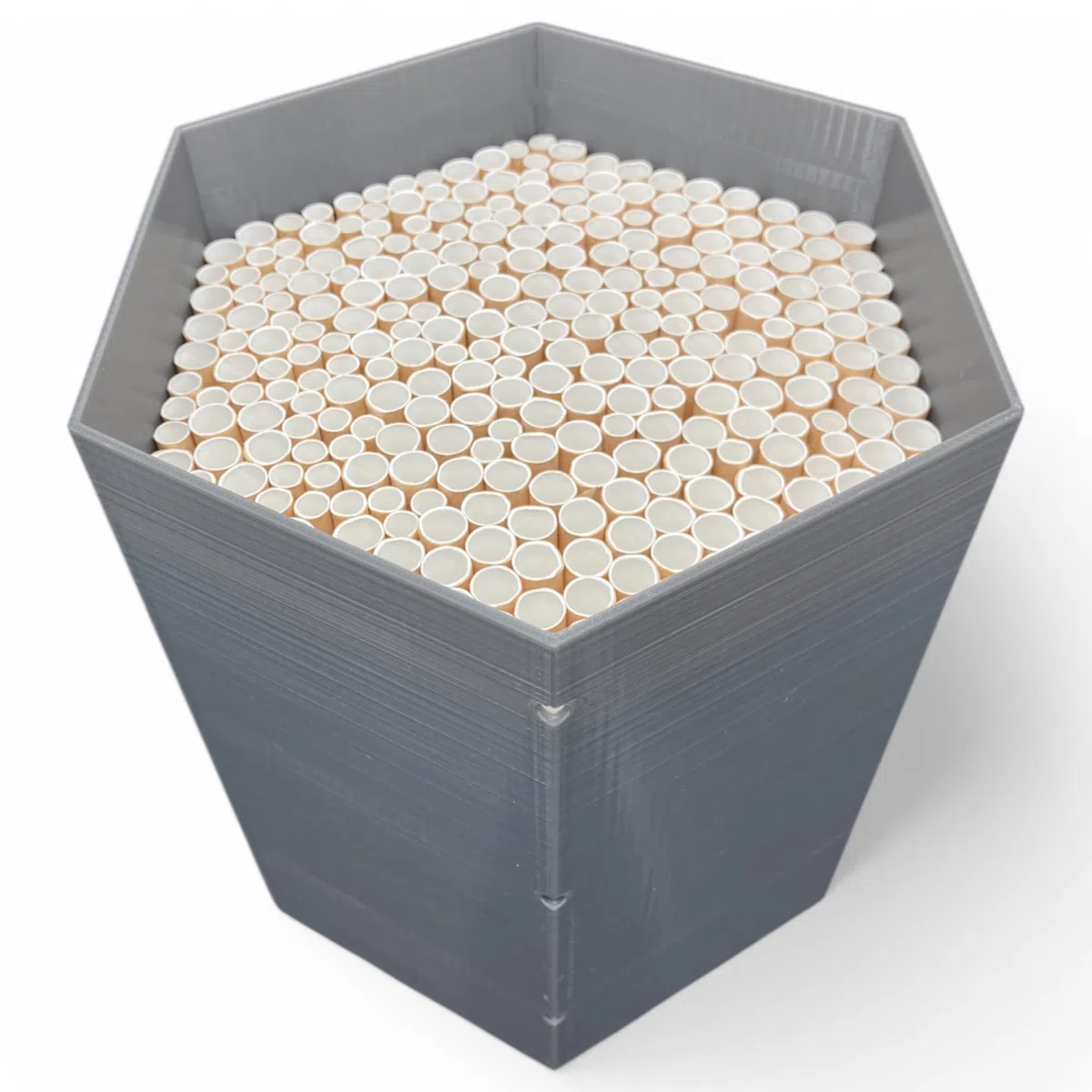 Abeja Silvestre para anidar – Totalmente Duradera y Resistente a la Intemperie – Hotel de Insectos con 300 Casquillos para Nido. Hotel de Abejas Silvestres para Amantes del jardín (Color Gris)