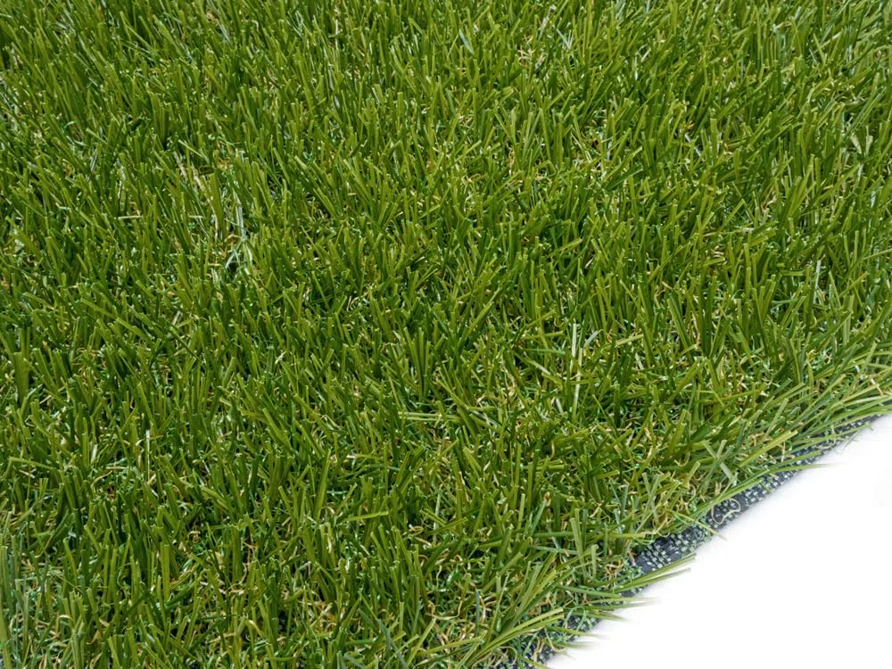 Césped artificial AQUILES. Altura Total 30 mm. Medidas 2 x 5 m (10 m2)."Será tu debilidad
