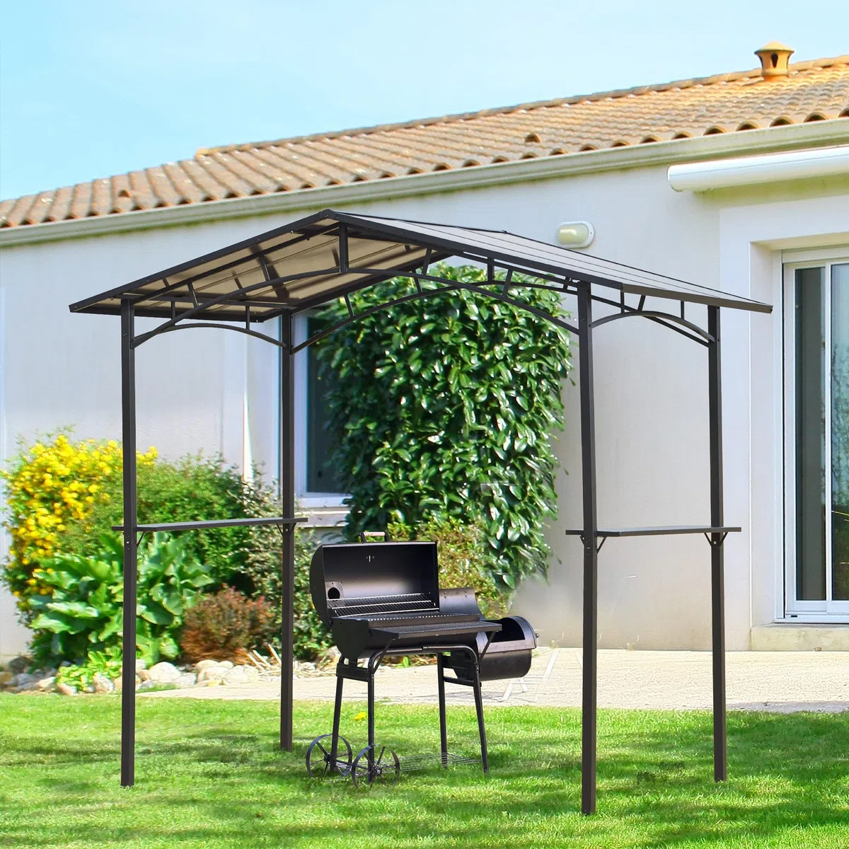 Outsunny Pabellón Jardín 2,5 x 1,5 m - Cobertizo Barbacoa - 2 estantes - Techo de Barbacoa - Metal Negro Techo Policarbonato