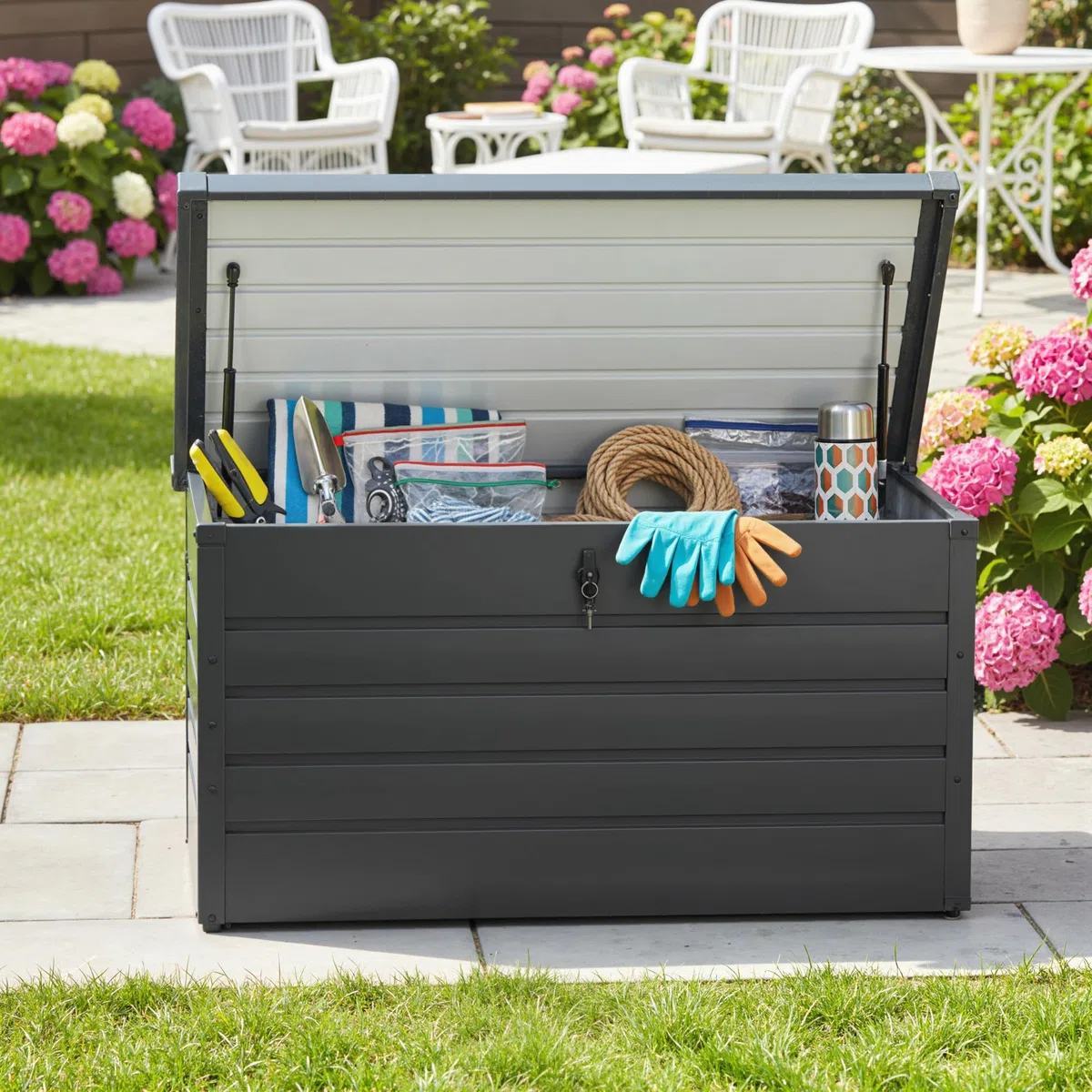 Outsunny Arcón Exterior Capacidad 311L Baúl de Almacenaje de Acero con Cerradura Llave Pistones Neumáticos para Jardín Terraza Patio 120x62x62 cm Gris Oscuro