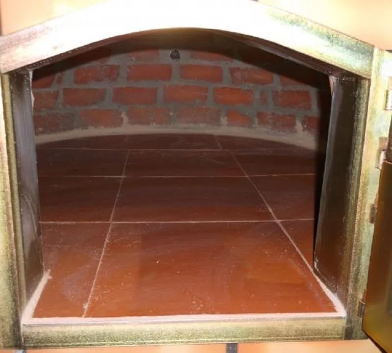 AzJardin- HORNO DE LEÑA MORUNO 80cm- Horno de exterior o interior ideal para asados y pizzas. Puerta hierro zincado. Termómetro instalado en puerta. Fabricado en ladrillo refractario y mortero.