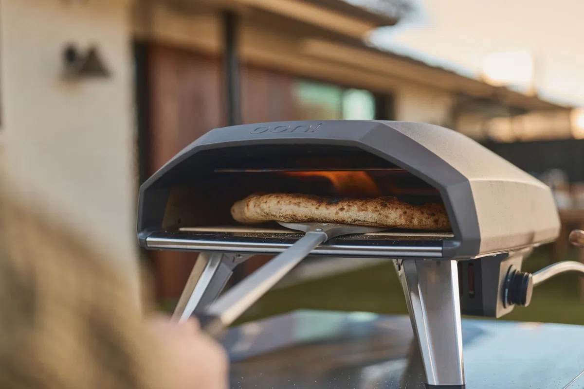 Ooni Koda 2 Horno de Pizza a Gas 14" – Fundición Negra – Horno Para Pizza a Gas Portátil con Tecnología G2 – Compacto y Potente – Pizza Napolitana en 60 Segundos – Ooni Pizza Oven (30 mbar)
