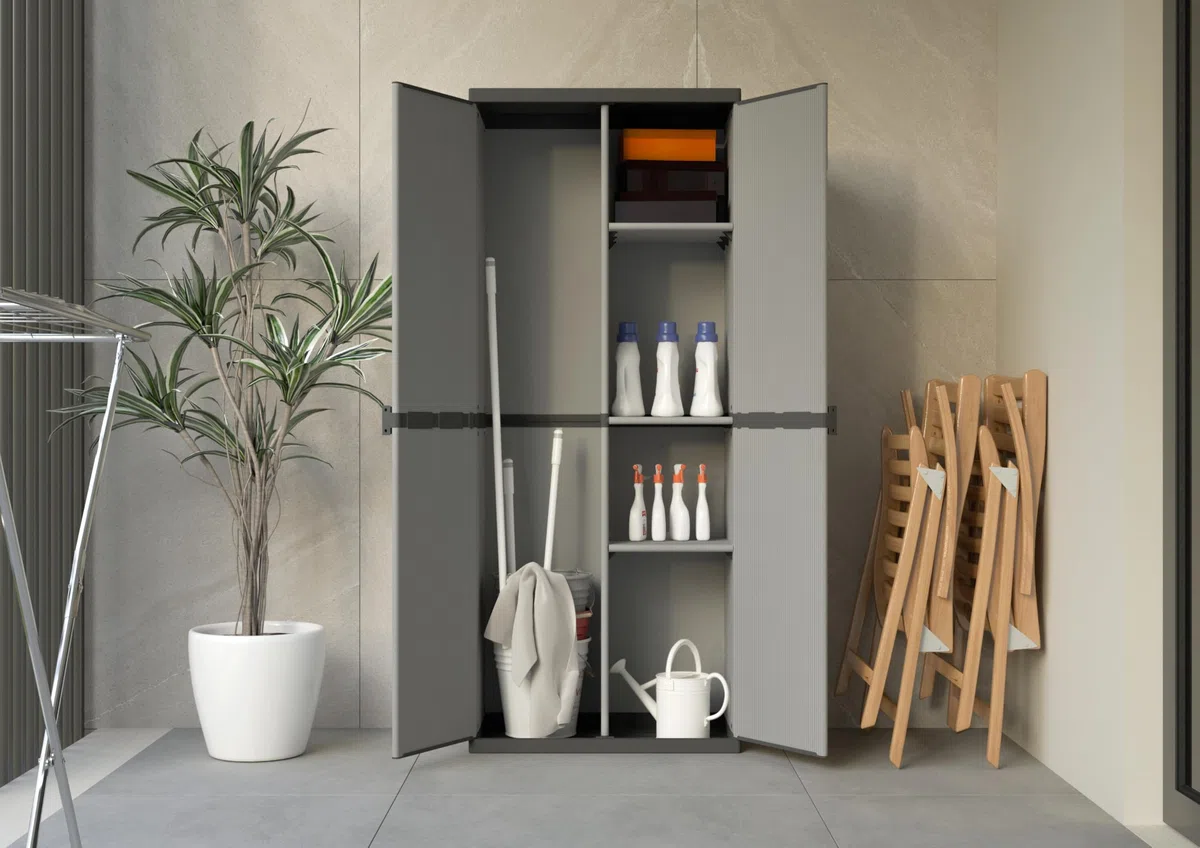 Adventa: Armario portaescobas de Resina de PVC y PP, 2 Puertas, fácil de Montar, Modular System, Resistente, Apto para ambientes Interiores y Exteriores, 68 x 40 x 165 cm
