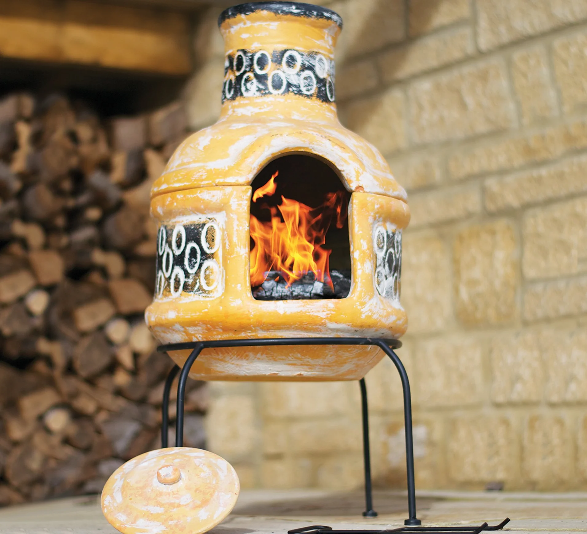 La Hacienda 67030 - Chimenea de Arcilla de 2 Piezas con Parrilla de Cocina, Viene con Tapa de Lluvia y Soporte, Chimenea de Barbacoa, pequeño-Amarillo y marrón, 29.53 x 14.17 x 14.17 Pulgadas