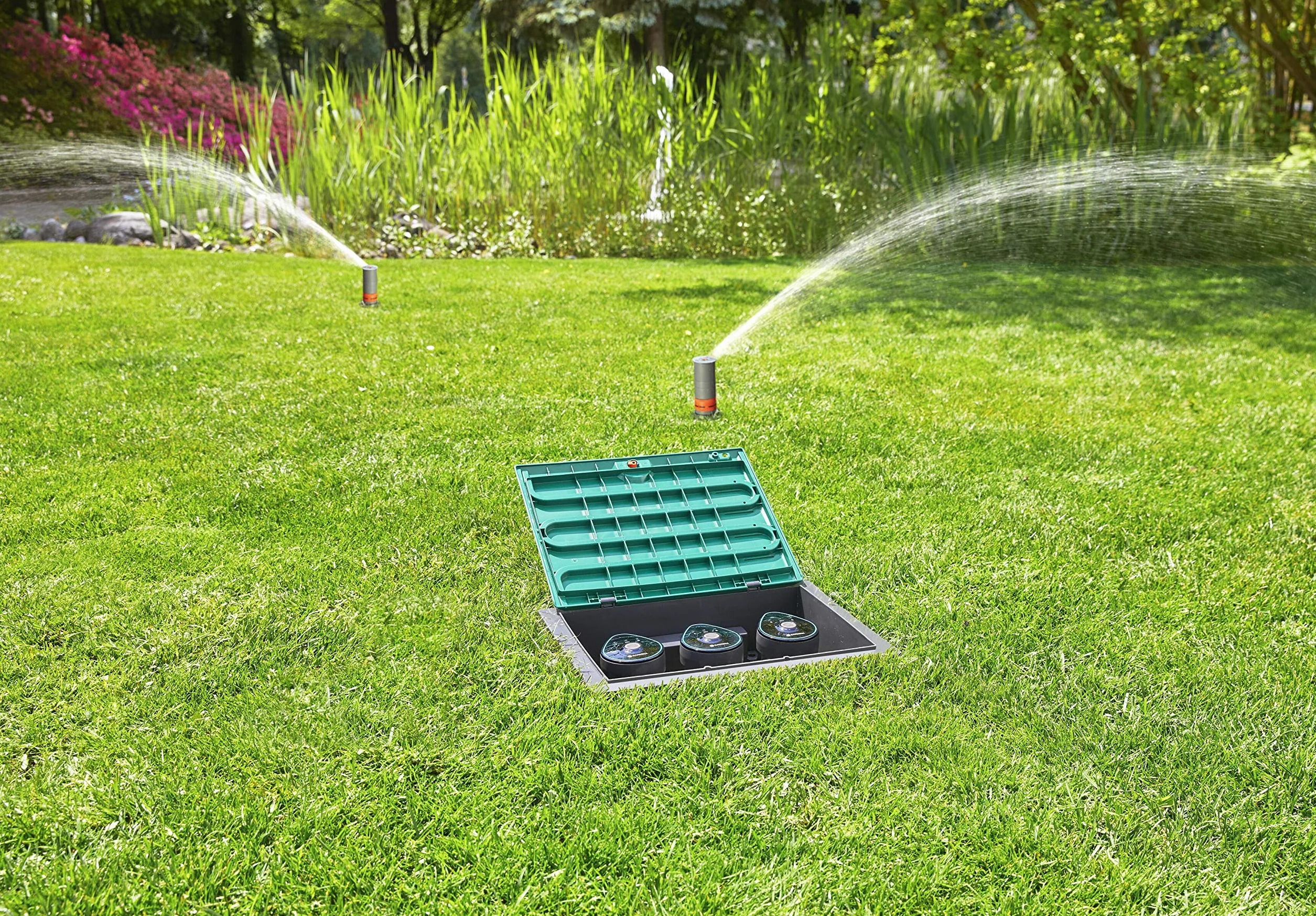 Gardena Set de cajas de válvulas Bluetooth de 9 V: caja de instalación en el suelo para el montaje subterráneo de válvulas de riego a batería, programable a través de la aplicación (1286-20)