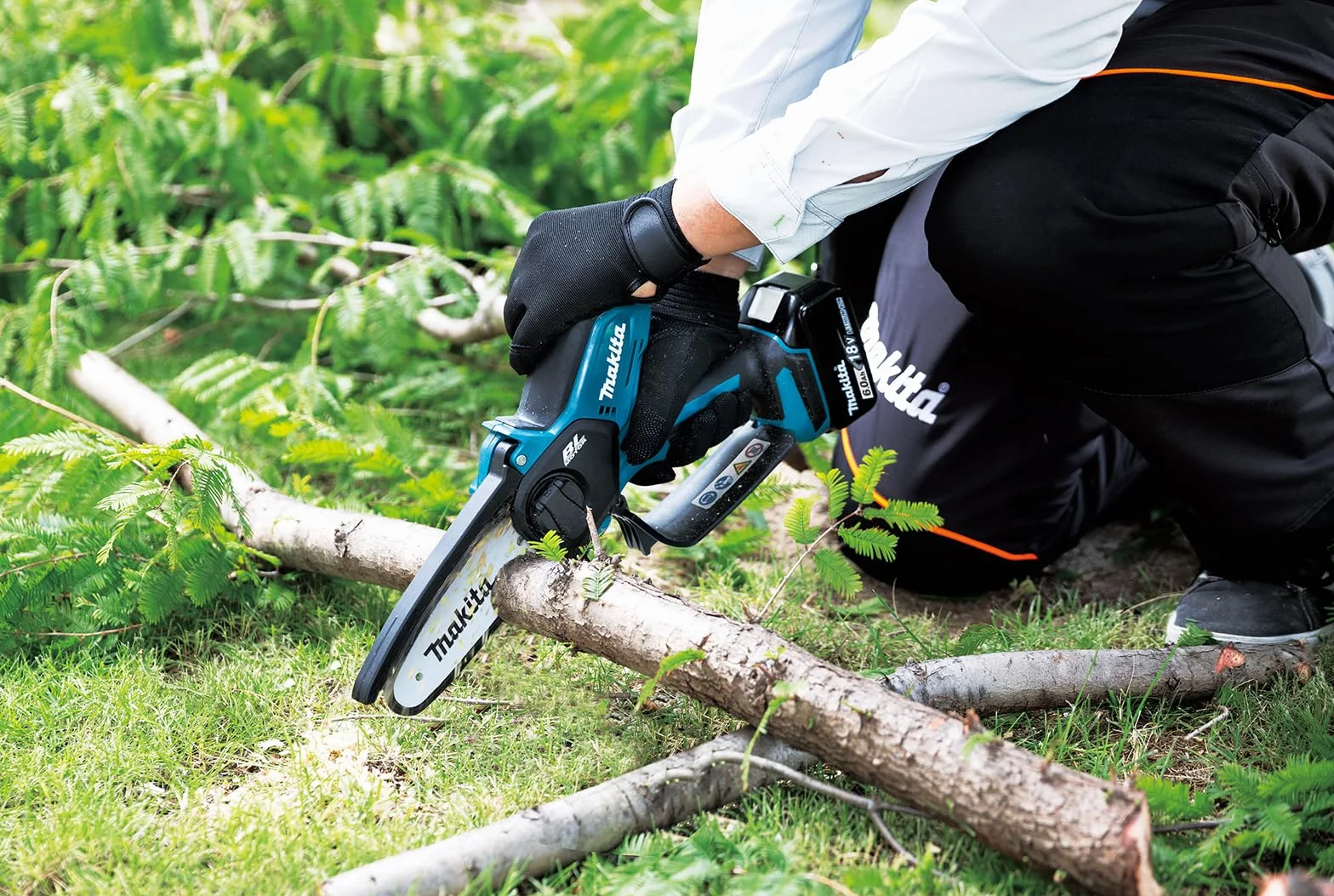 Makita DUC150Z - Sierra de podar LXT de iones de litio de 18 V sin escobillas de 150 mm, baterías y cargador no incluidos