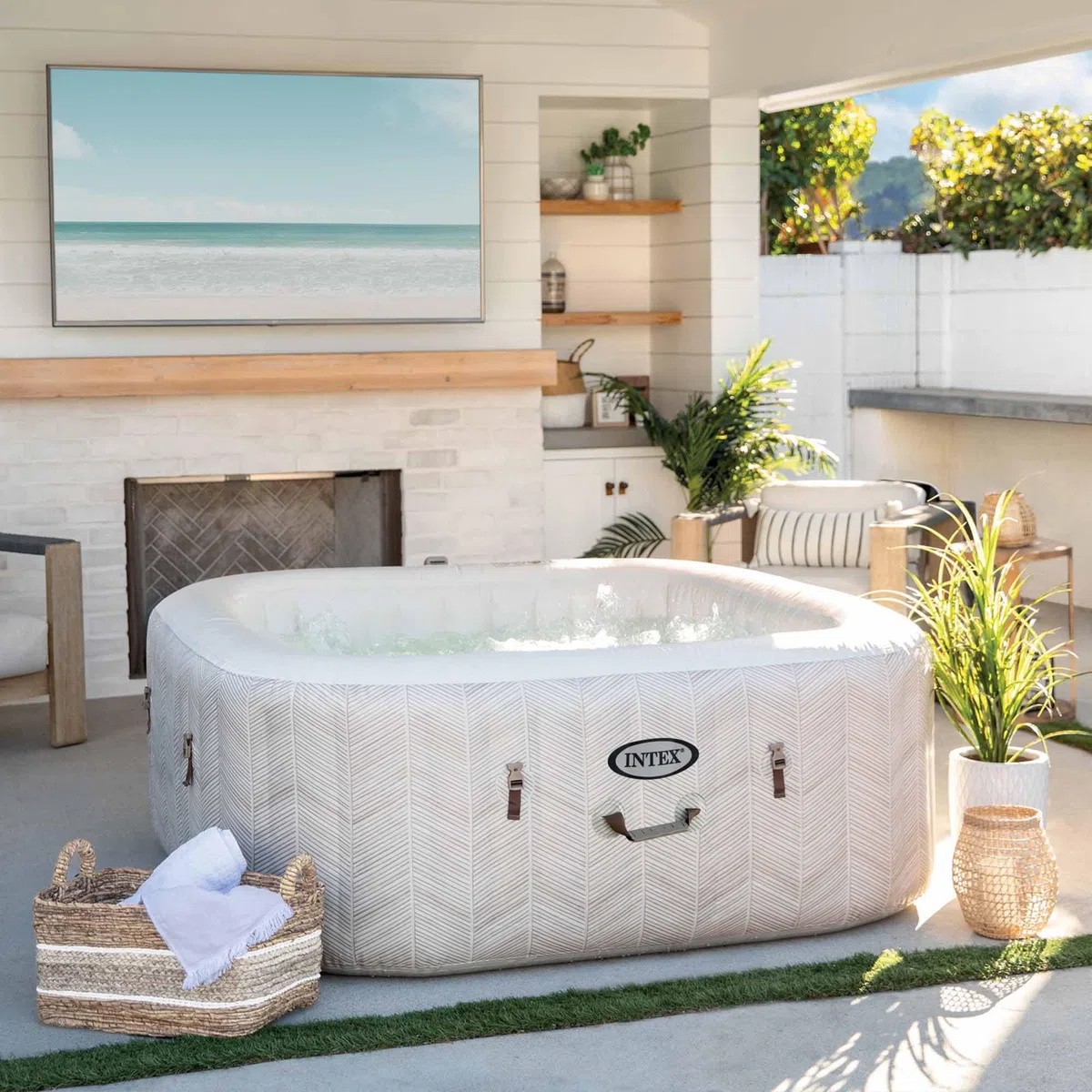 Intex SPA Hinchable Cuadrado Chevron Deluxe 4 Personas, 175x175x71 cm, Calentador 2.200 W, Burbujas Aire Caliente, Clorador salino, Depuradora con Filtro S2 (1.741 l/h), Accesorios incluidos (55092)