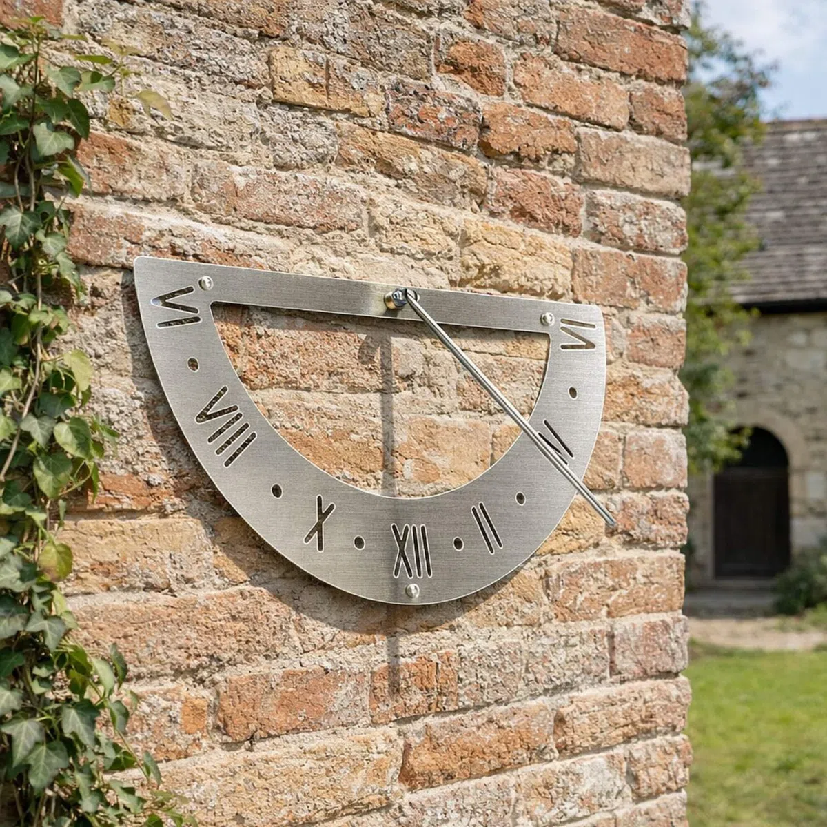 DanDiBo Reloj solar de acero inoxidable para la pared, 70 cm, inoxidable, 96206, orientable, resistente a la intemperie, reloj de jardín moderno de metal