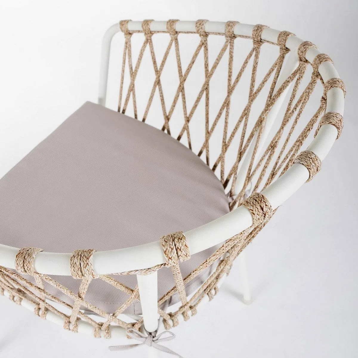 LOLAhome Set 2 Sillas de Jardín Myra de Acero y Cuerda Trenzada Color Blanco, 52x51x80 cm, Cojín Incluido, Ergonómica, Diseño Elegante y Resistentes, Patas Desmontables Uso Exterior