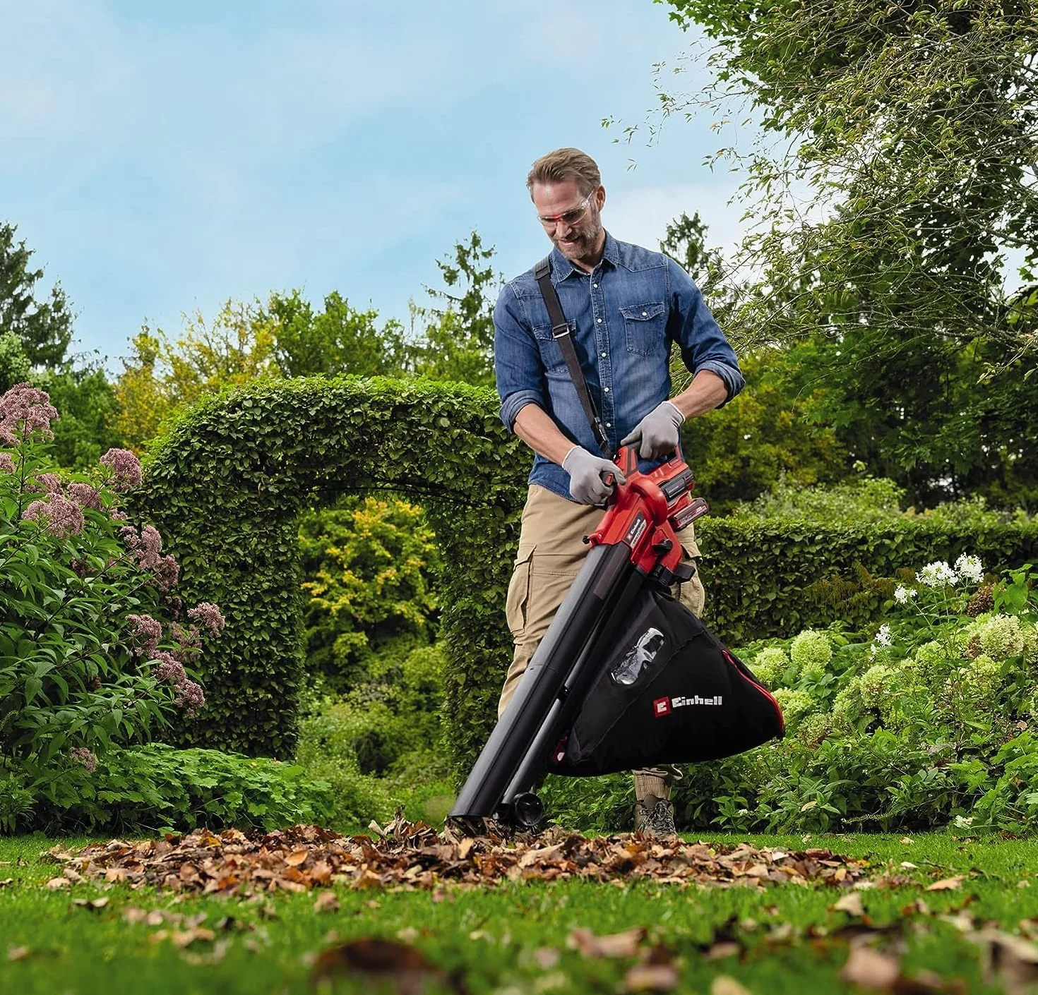 Einhell Aspirador de hojas con batería VENTURRO 18/210 Power X-Change (18 V, potencia de aspiración 500 m³/h, bolsa colectora 45 l, función de soplado hasta 210 km/h, sin batería ni cargador)