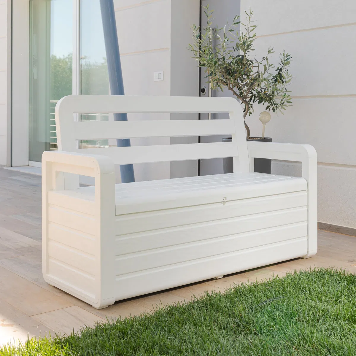 Toomax - Baúl Foreverspring con asiento para 2 personas y compartimento interior de 270 litros, fabricado con resina de efecto madera, 132,5 x 58 x 89 cm, art. 599, color blanco.