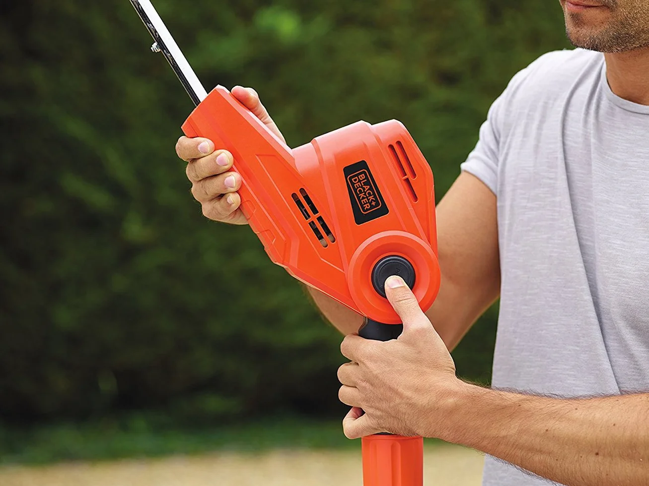 BLACK+DECKER PH5551 Cortasetos de Pértiga de 550W 51cm de Longitud de Espada con Mango Telescópico y Cabezal Pivotante de 5 Posiciones