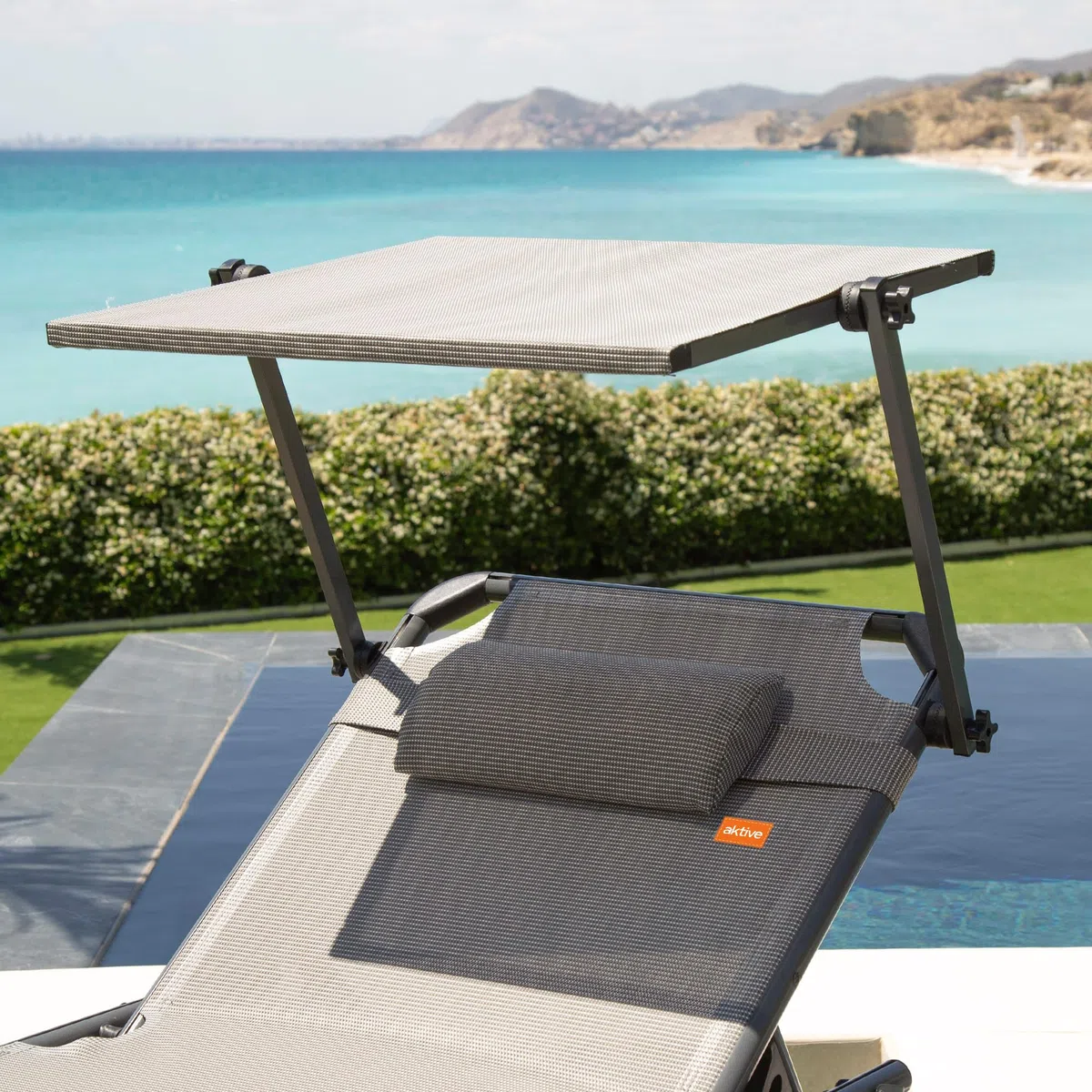 AKTIVE 62613 - Tumbona plegable de playa con parasol, Tumbona de playa con cojín, 193x67x48/96 cm, altura del asiento 48 cm, color gris, tumbona plegable, 5 posiciones, peso máx 100 kg